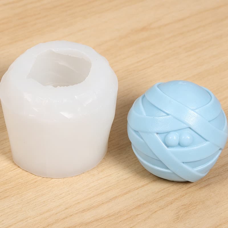 3D Stereo Injured Man Bandage Ghost Silicone Mold Aromatherapy Candle Gypsum Mold Handmade Soap Mold Resin Stone Plastic Mold