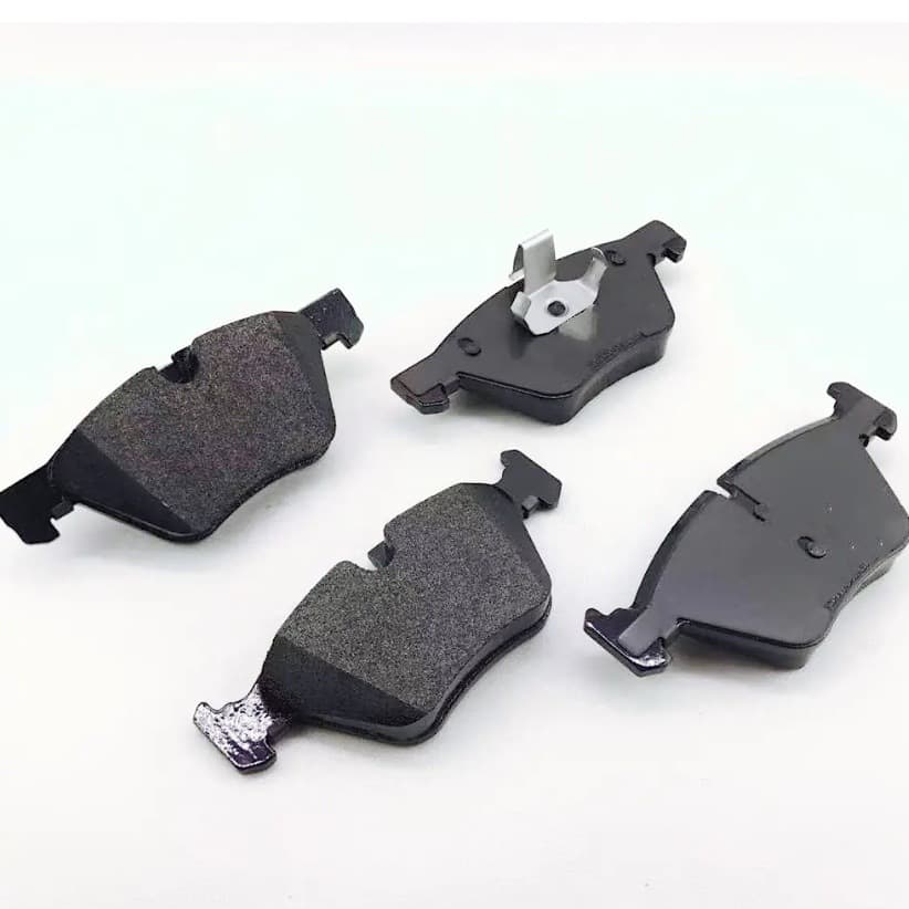 D1061 Front Brake Pads for BMW E903 Series 34116763617 for BMW E90 E60 E61