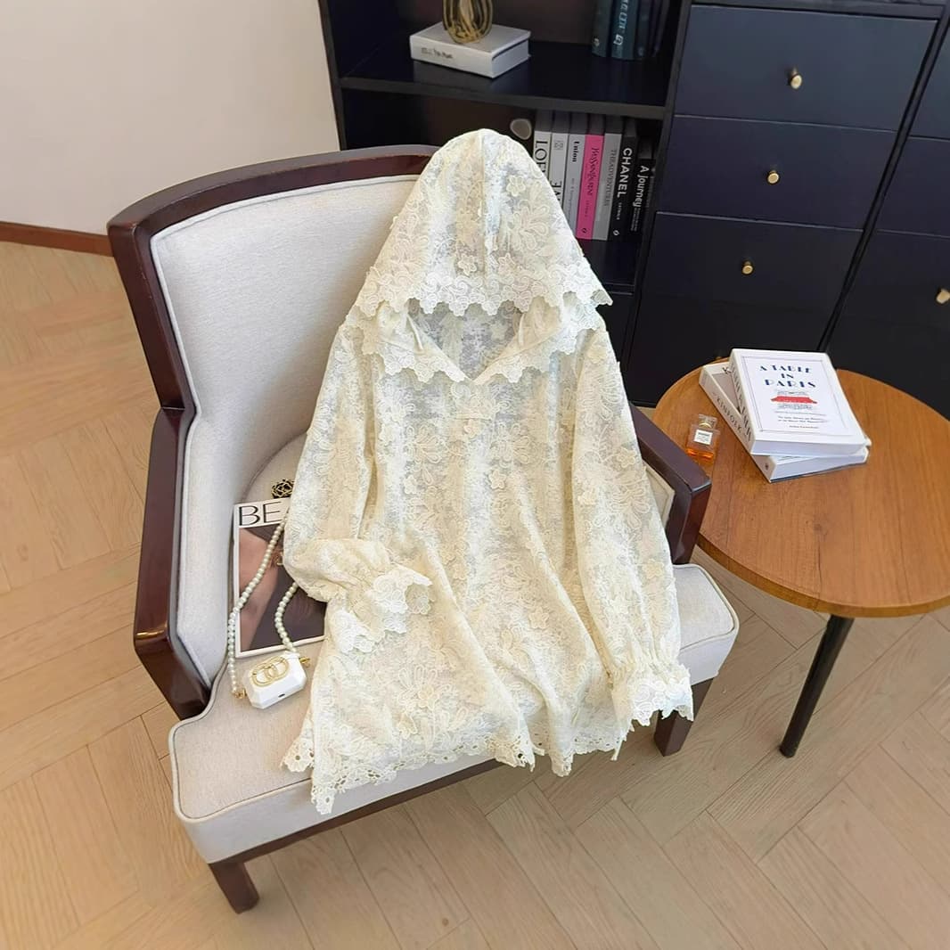 2025 Spring New Style Plus Size Hooded Flared Cuff Lace Top for Curvy Women - Elegant and Youthful Style