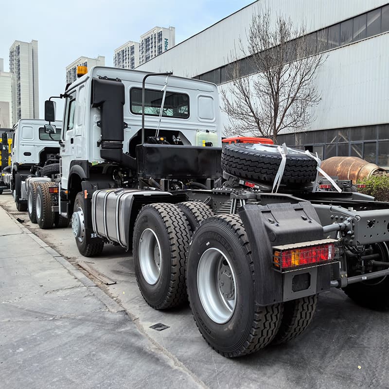 Long-term sale of HOWO tractor heads, used 10-wheel heavy-duty trucks, 380 HP cargo transport heads