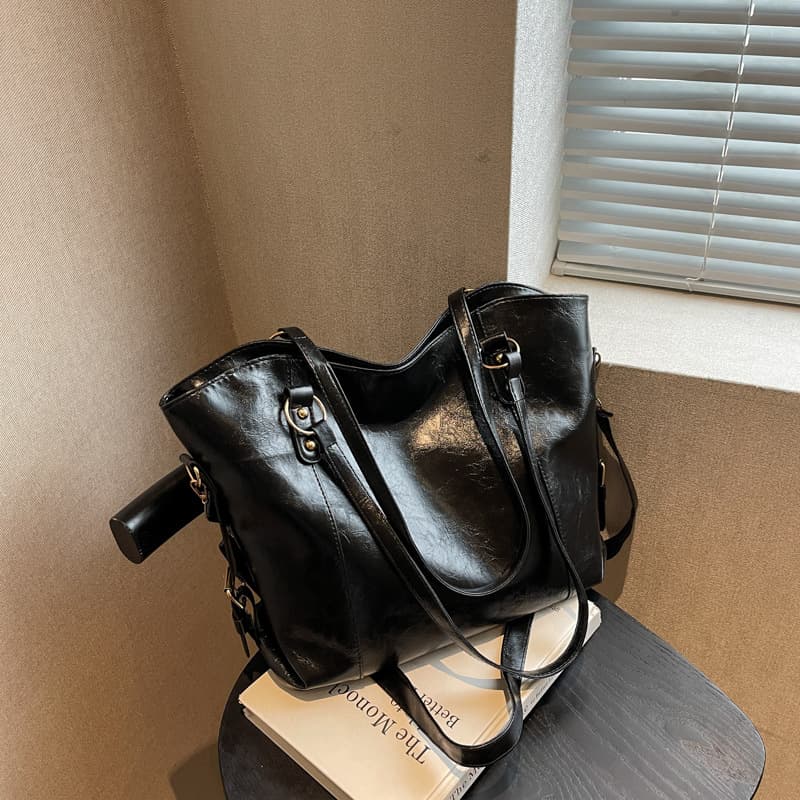 Trendy bags for women 2022 winter new fashion fashion crossbody bag casual shoulder tote bag fashionable armpit bag