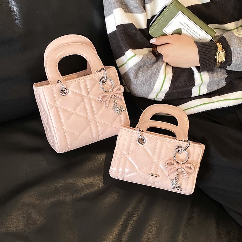 New Foreign Trade Princess Diana Bag Versatile Crossbody Small Bag Niche Design Sense Elegant Minimalist White Handbag Shoulder Bag