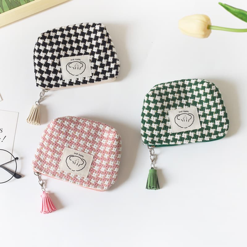 Winter new plaid coin purse for women, compact, portable, Korean style student cute storage bag, black and white plaid mini bag
