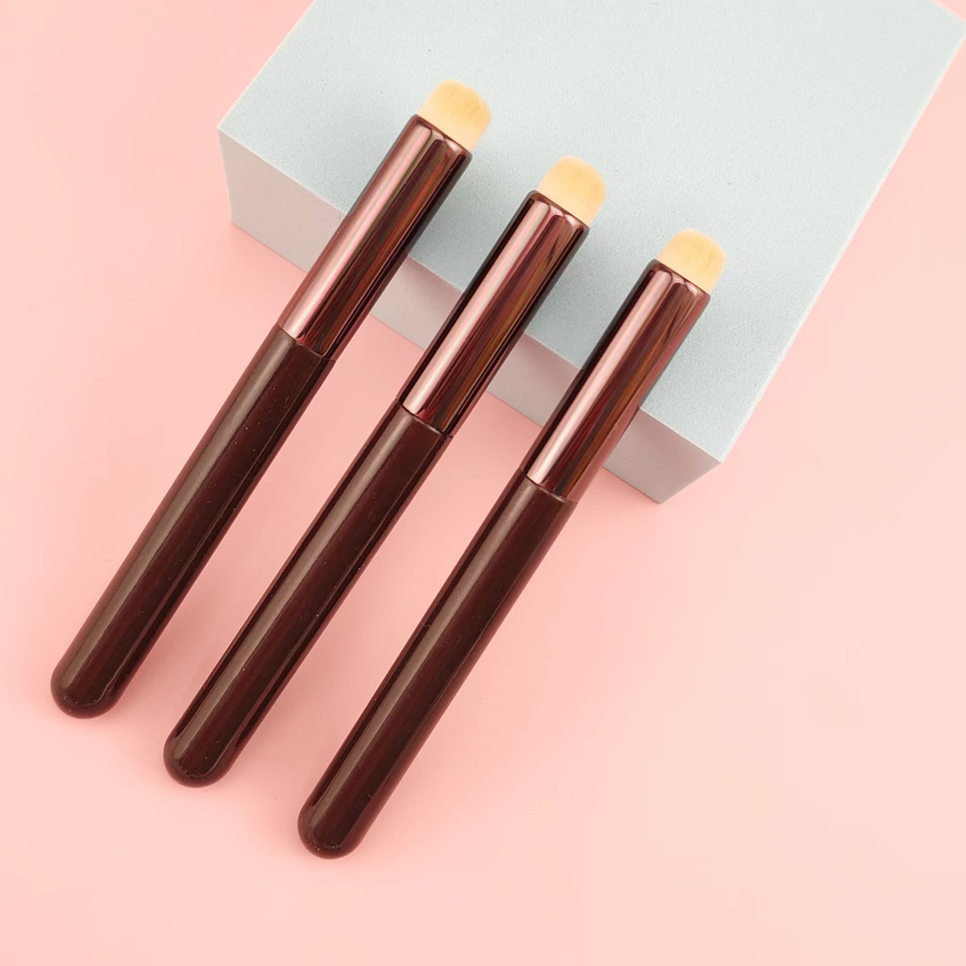 Round Head Lip Brush for Blending Concealer, Portable Lipstick Brush for Makeup Artists, Specialized Lip Liner Brush