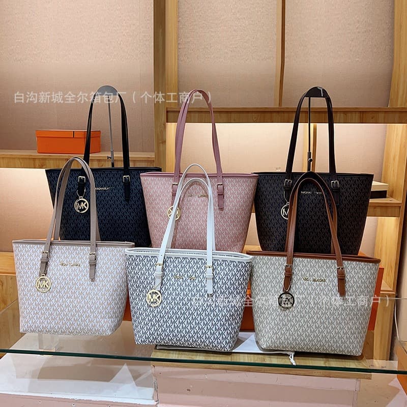 2024 New M Brand Bag Women's Crossbody Bag Shoulder Bag Fashion Versatile Tote Bag