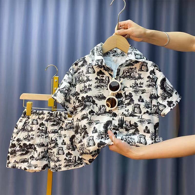 New summer children's shirt set, two-piece set, ultra-thin short-sleeved shorts, faux-style printed, cool and stylish baby outfit.