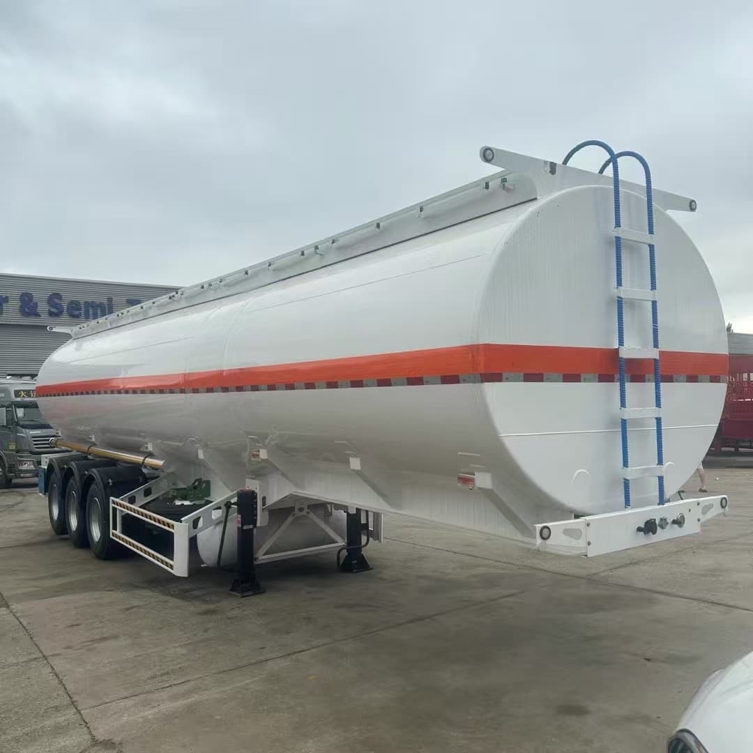 Cross-border oil tankers, liquid semi-trailers for diesel and gasoline transport, 50-cubic meter hazardous material trailers, liquid tankers