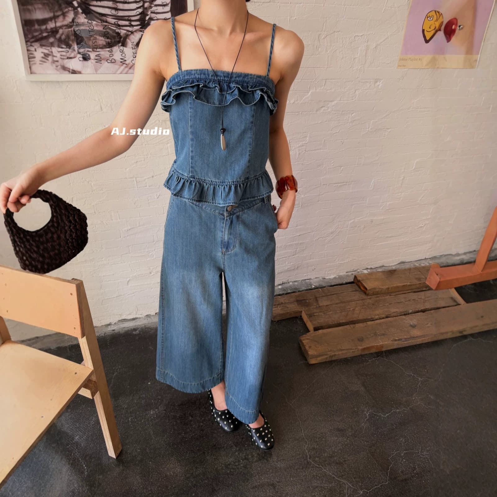 【AJ.STUDIO】Pinch-pleat ruffle design denim camisole vest contains 100% cotton material X696257