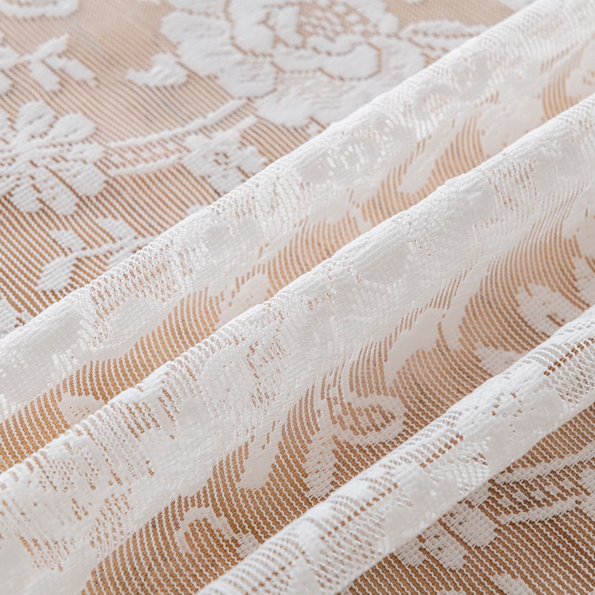 French rose lace tablecloth, rectangular tablecloth, suitable for home use, coffee tables, wedding decorations, waterproof and oil-resistant.
