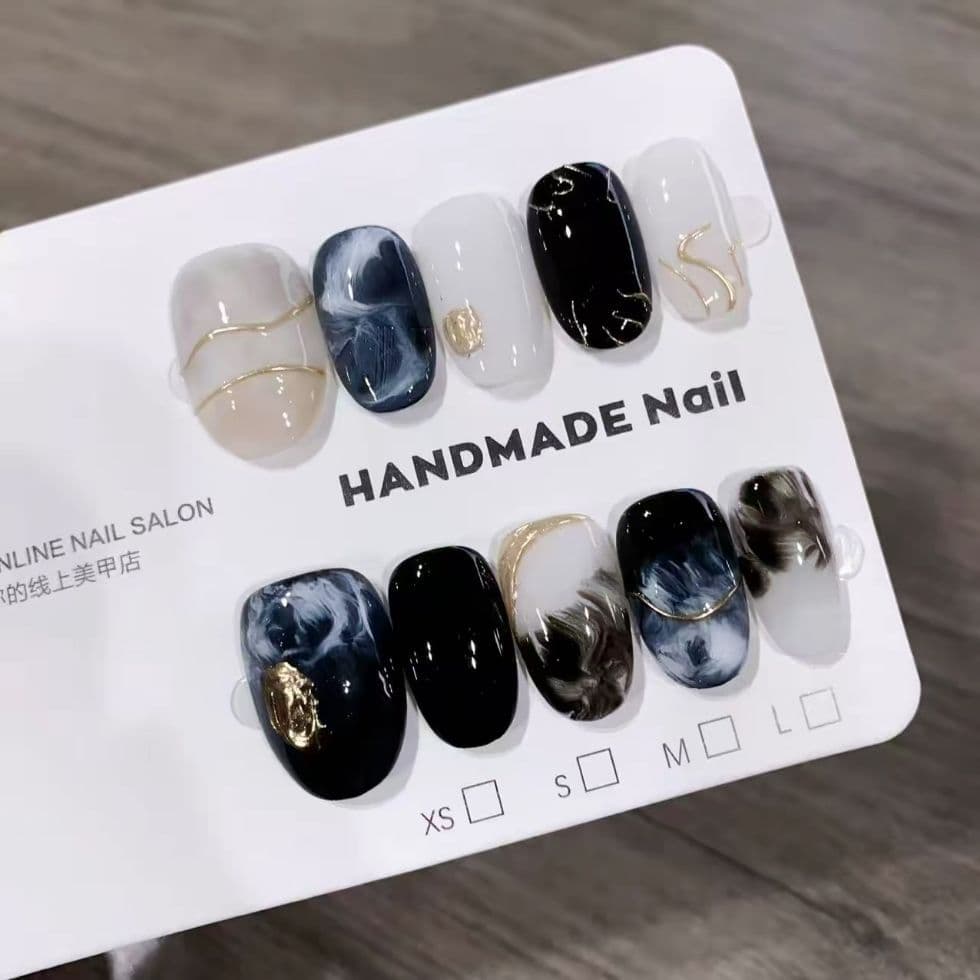 E449 pure handmade wearable nails new autumn and winter short style high-end halo dyeing and whitening student party manicure patches