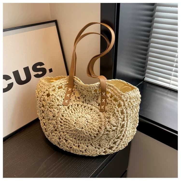 New Single-Shoulder Round Straw Woven Bag for Women, Handwoven Large Capacity Hollow Tote Bag for Vacation Beach Seaside