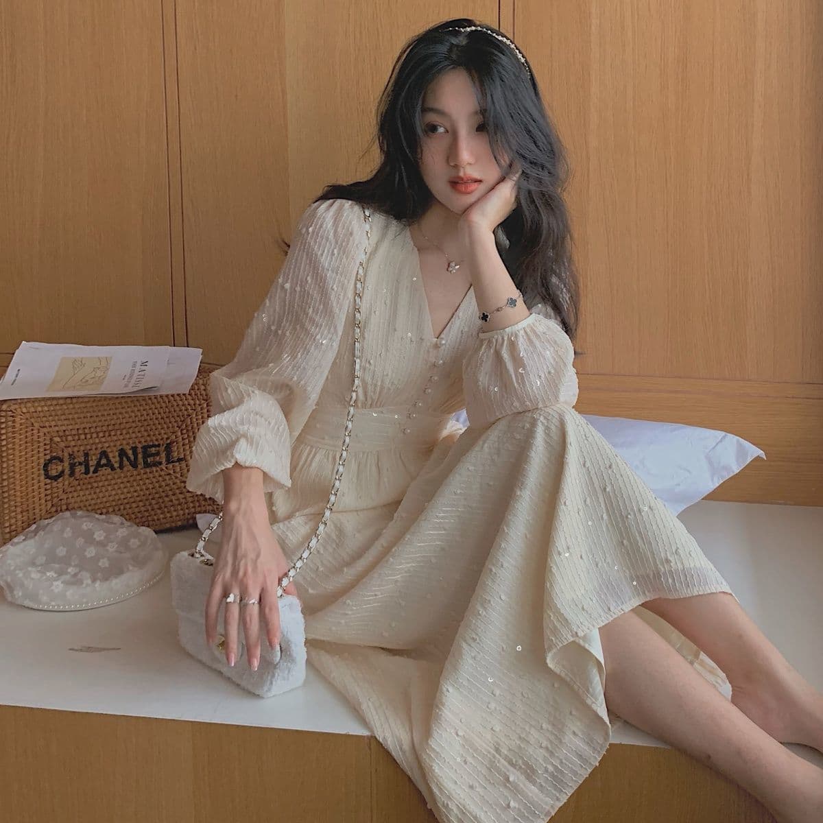 2025 Autumn/Winter French Retro Sequin V-Neck Dress, High-End Elegant Chiffon Embroidery High-Waist Slimming Dress for Women