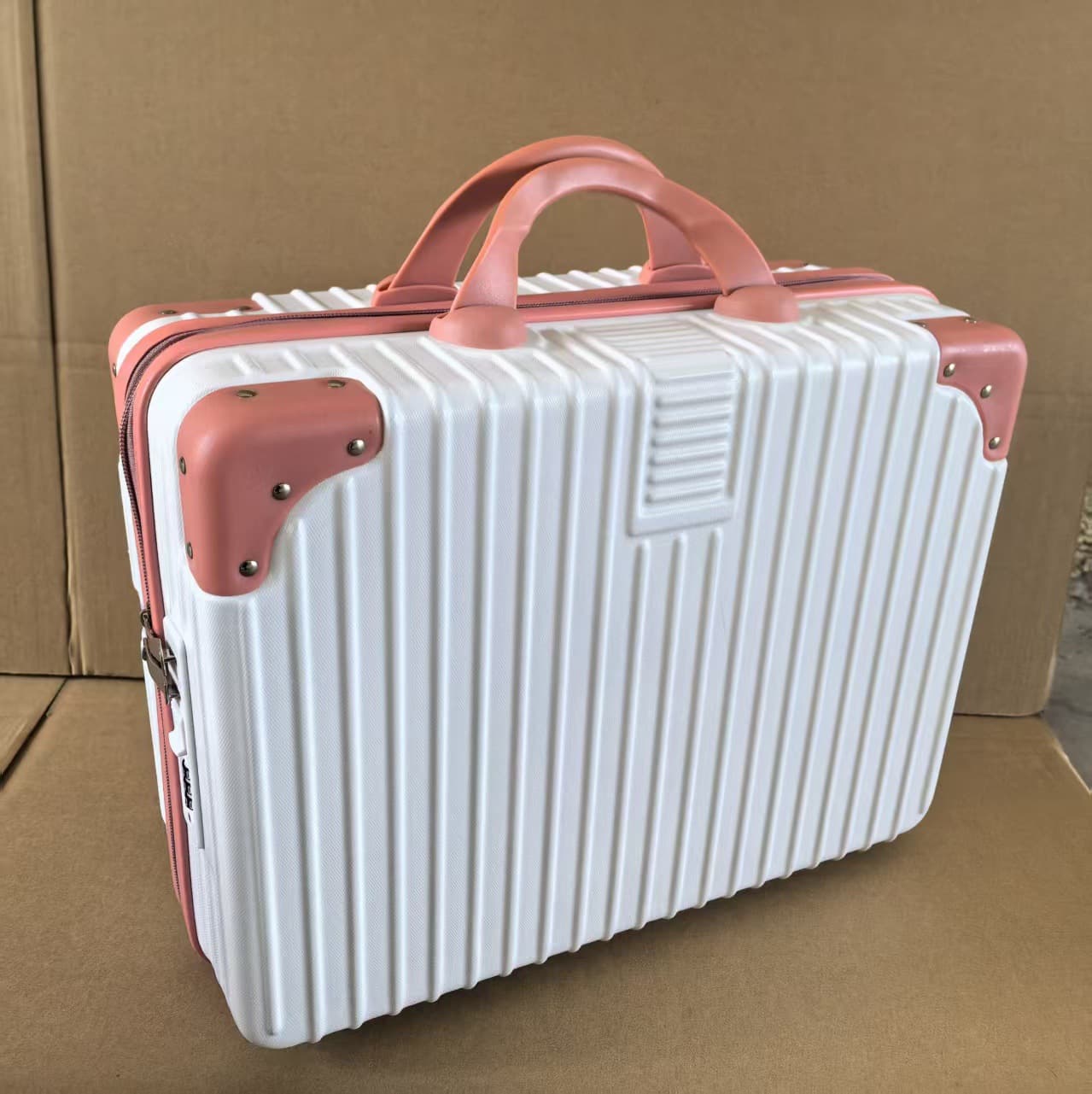 18-Inch Suitcase Cosmetic Gift Box Travel Case Carry-On Case Storage Box Luggage Storage Case Cosmetic Bag