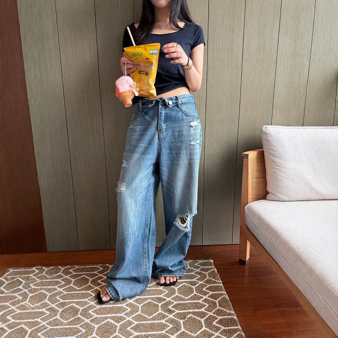 U2026 Summer New Design Turned Waist Washed Distressed Denim Jeans for Women Slimming Wide Leg Pants