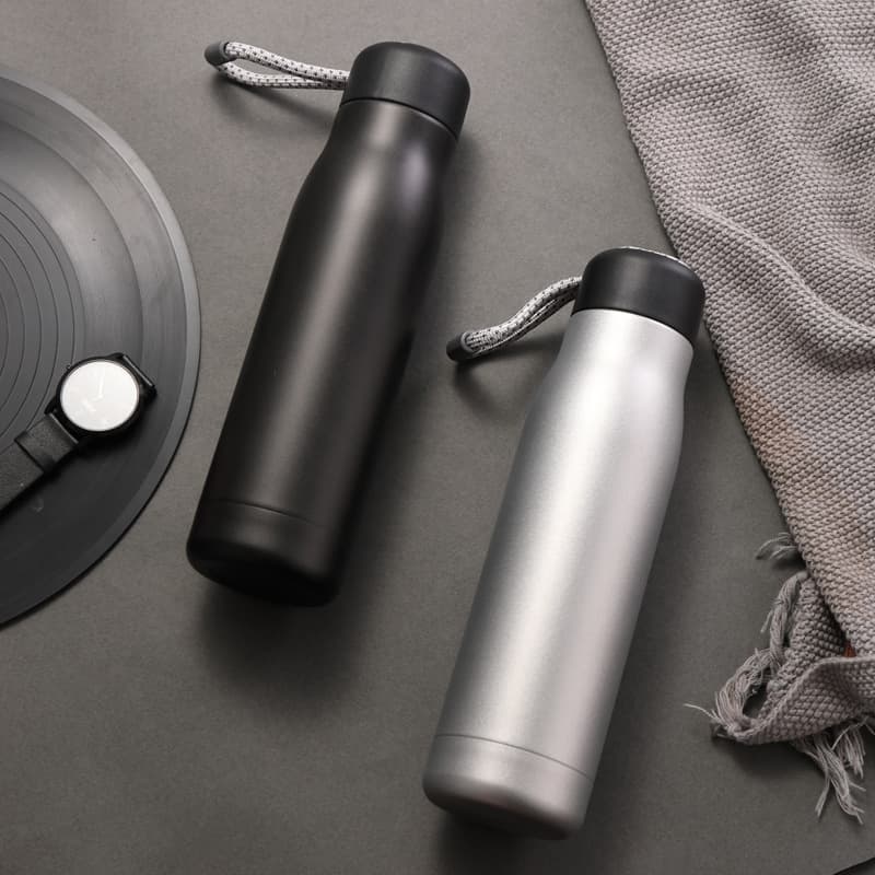 Portable Large Capacity Insulated Cup for Women and Men Gym Stainless Steel Insulated Water Bottle Outdoor Sports Bottle Custom Gift