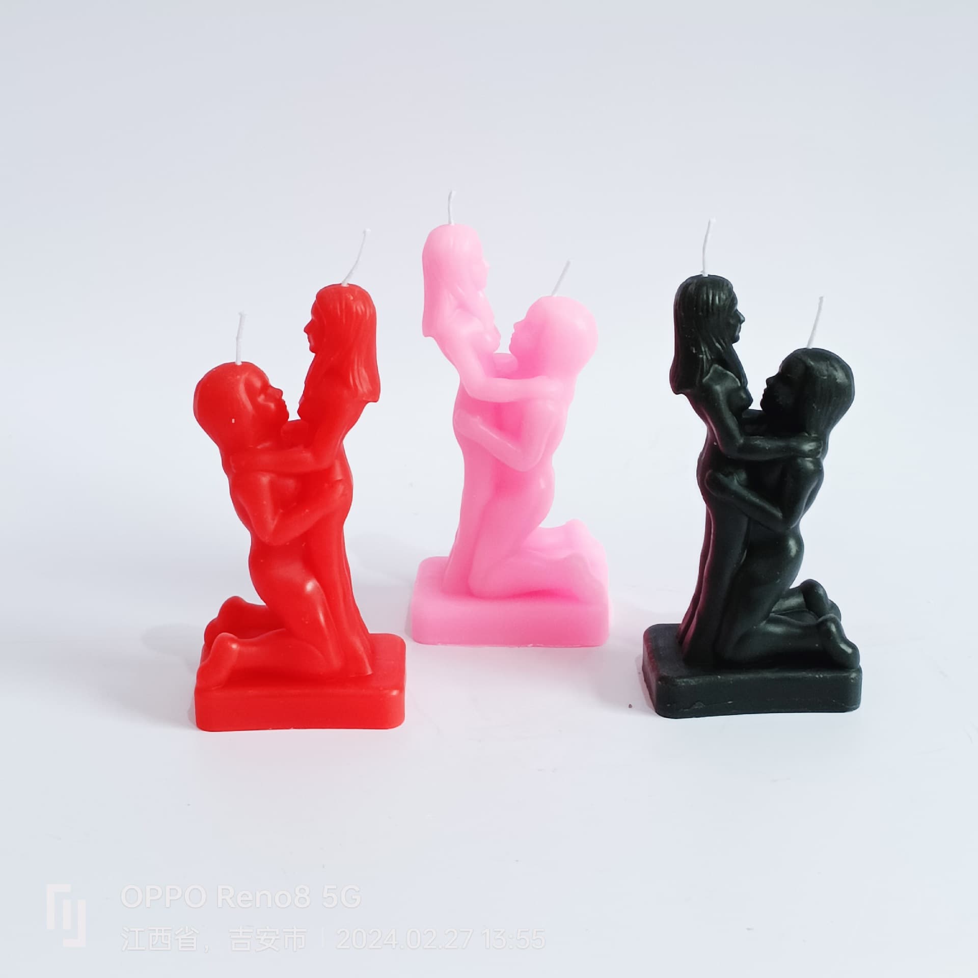 Handmade conjoined human-shaped candles for men and women hugging gifts aromatherapy handmade candles for men and women ready for shipping
