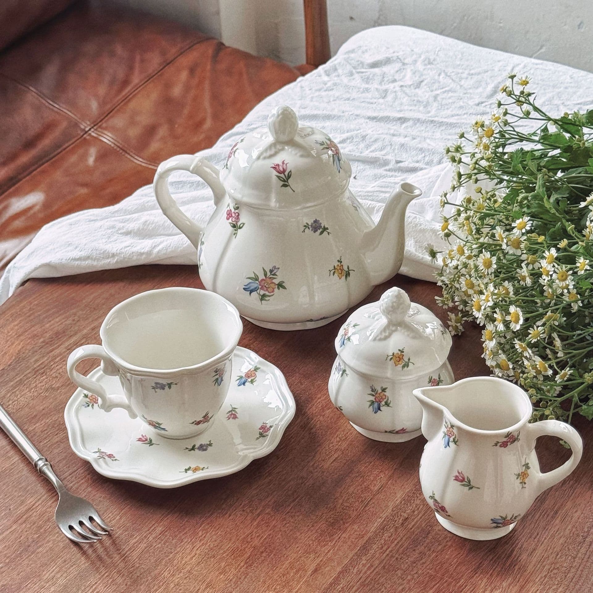 French Retro Floral Teapot Afternoon Tea Teapot Sugar Bowl Milk Jug Cup Saucer Coffee Cup Saucer High-Value Black Teapot