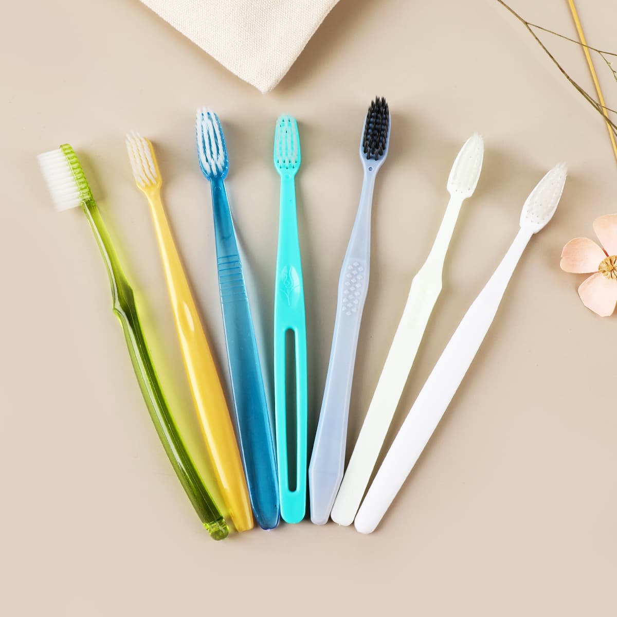 Bulk Disposable Soft-Bristle Hotel/Inn Toothbrushes