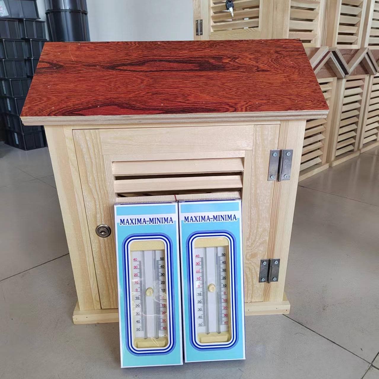 Louvered box for construction site atmospheric environment temperature measurement, weather station climate box for placing thermometers and hygrometers