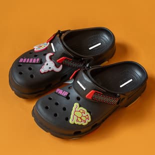 Cross Black Desert Collaboration Hole Sandals Women Anti-Slip Outdoor Couple Slippers Cloud-Like Beach Shoes Men