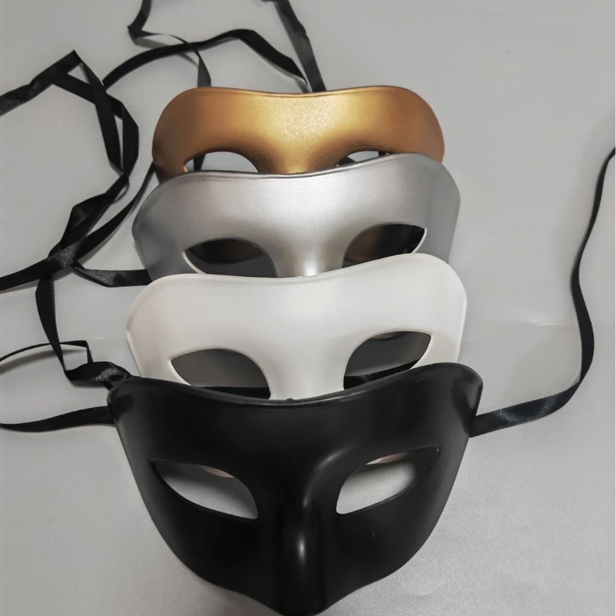 Masquerade Half Face Mask for Annual Party and Evening Party Costume Prop Vintage Face Cover Mysterious Party Gathering Eye Mask