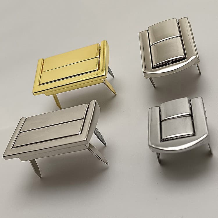 Spot manufacturer Japanese lock high-end jewelry box gift box box buckle flat die-cast square lock hanging gold flat buckle