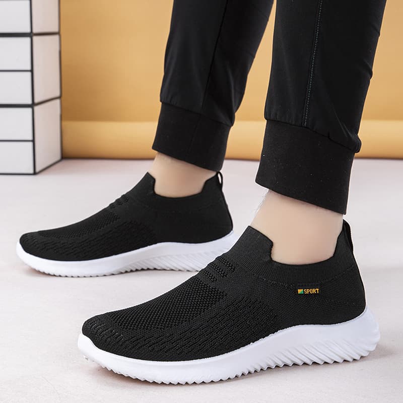 Sports shoes cross-border wholesale men's shoes new style breathable and comfortable slip-on casual shoes cloth shoes mesh lightweight men's shoes