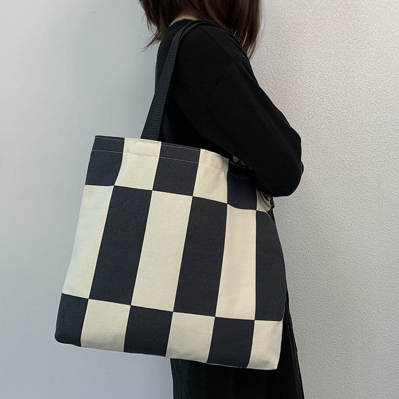 Large Capacity Korean Style Canvas Tote Bag for Students, Casual and Versatile, Durable Handbag for Outdoor Use