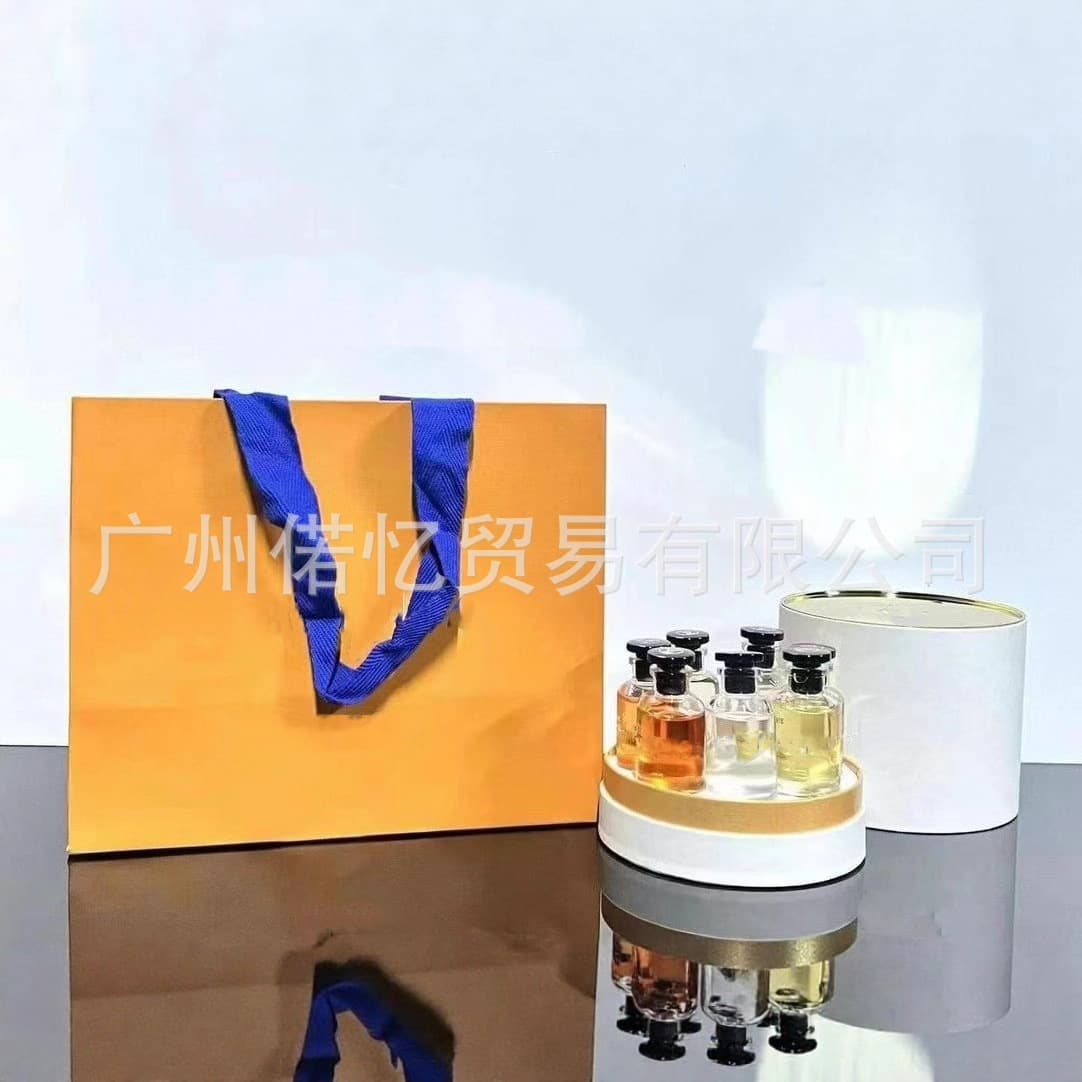 Popular export item: Louis Vuitton perfume sample set (L-shaped cylindrical tube, 7-piece Dragon Ball set, 10ml)