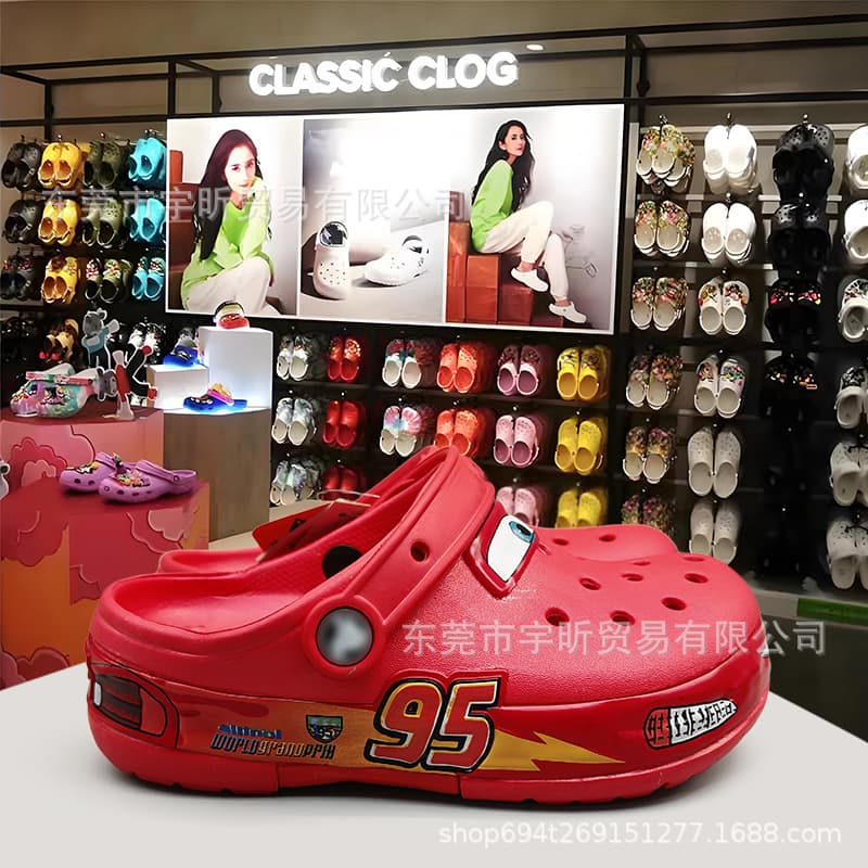 Cross children's clogs, size 95, new style, comfortable flat beach sandals/slippers.