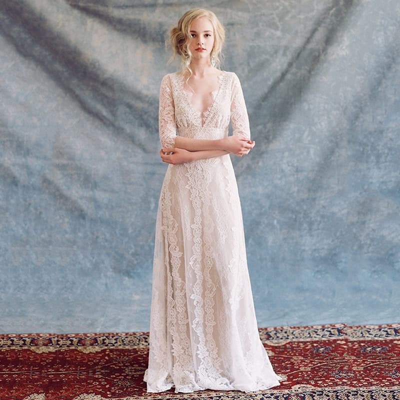 Outdoor Lawn Travel Light Wedding Dress 2026 New Long Sleeve Fitted Lace Deep V Backless Simple Fairy Wedding Gown