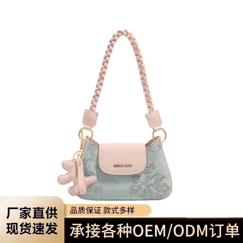 Foreign trade cross-border niche design new Chinese embroidered bag for women 2025 new fashion crossbody bag single shoulder armpit bag