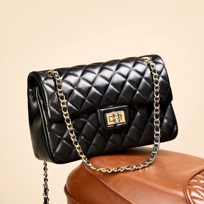 New Chanel-style CF Chain Bag 23.5 Genuine Leather Quilted Shoulder Crossbody Bag Versatile Classic Flap Small Square Bag for Women
