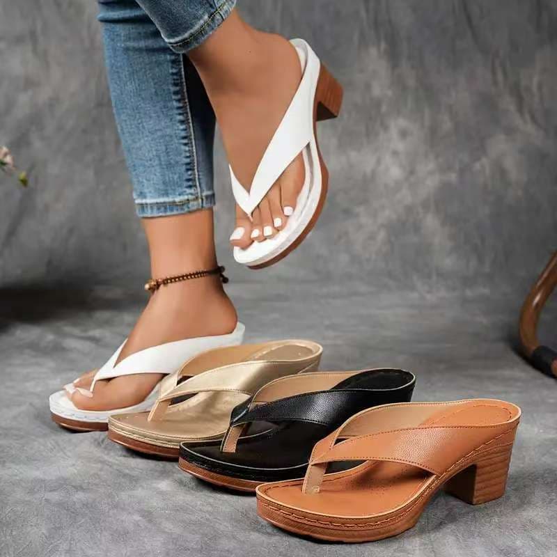 Cross-Border New Large Size European and American Thick-Heeled Women's Slippers High-Heeled Fashion Sandals Versatile Beach Flip-Flops