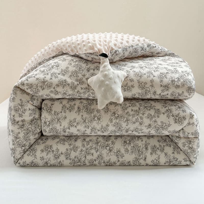 Knitted cotton bean quilt, cartoon children's spring and autumn quilt, winter quilt, single and double thickened warm winter quilt core