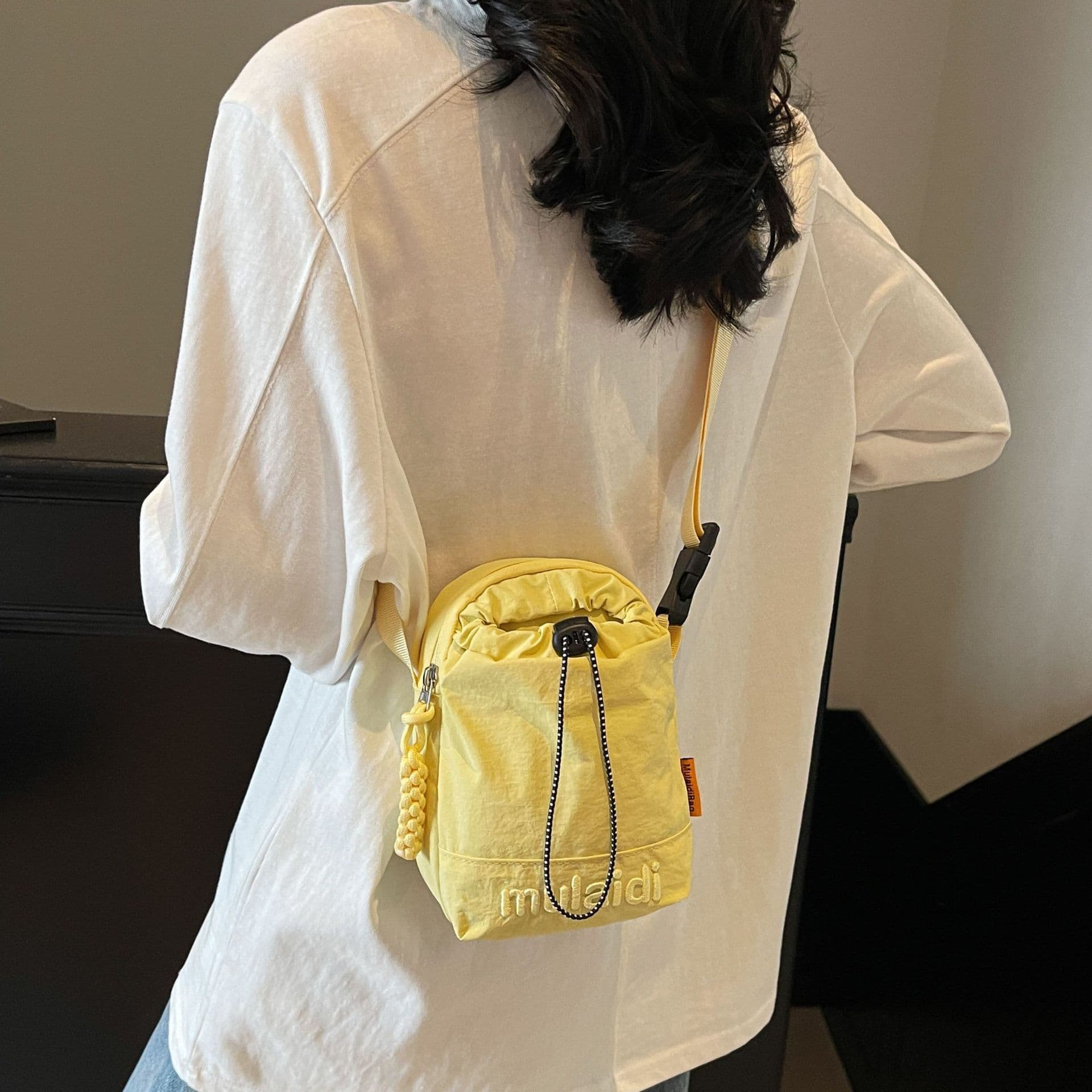 Women's Mini Crossbody Bag 2025 New Summer Lightweight Simple Cup Holder Bag