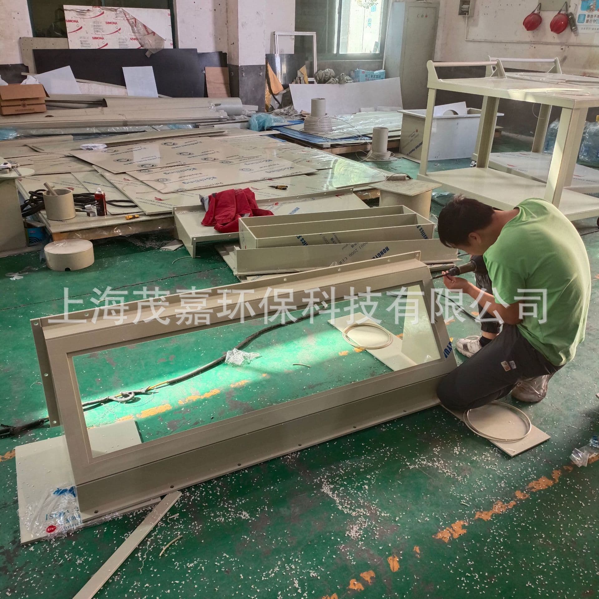 Equipment enclosures, PP protective covers, anti-corrosion and dustproof covers, fume and exhaust hoods, plastic material non-standard products.