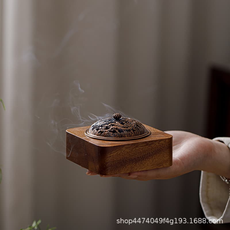 Walnut wood Zen tea ceremony incense burner, home decorative piece, Chinese-style indoor agarwood spice aromatherapy, hollowed-out with lid and incense holder base