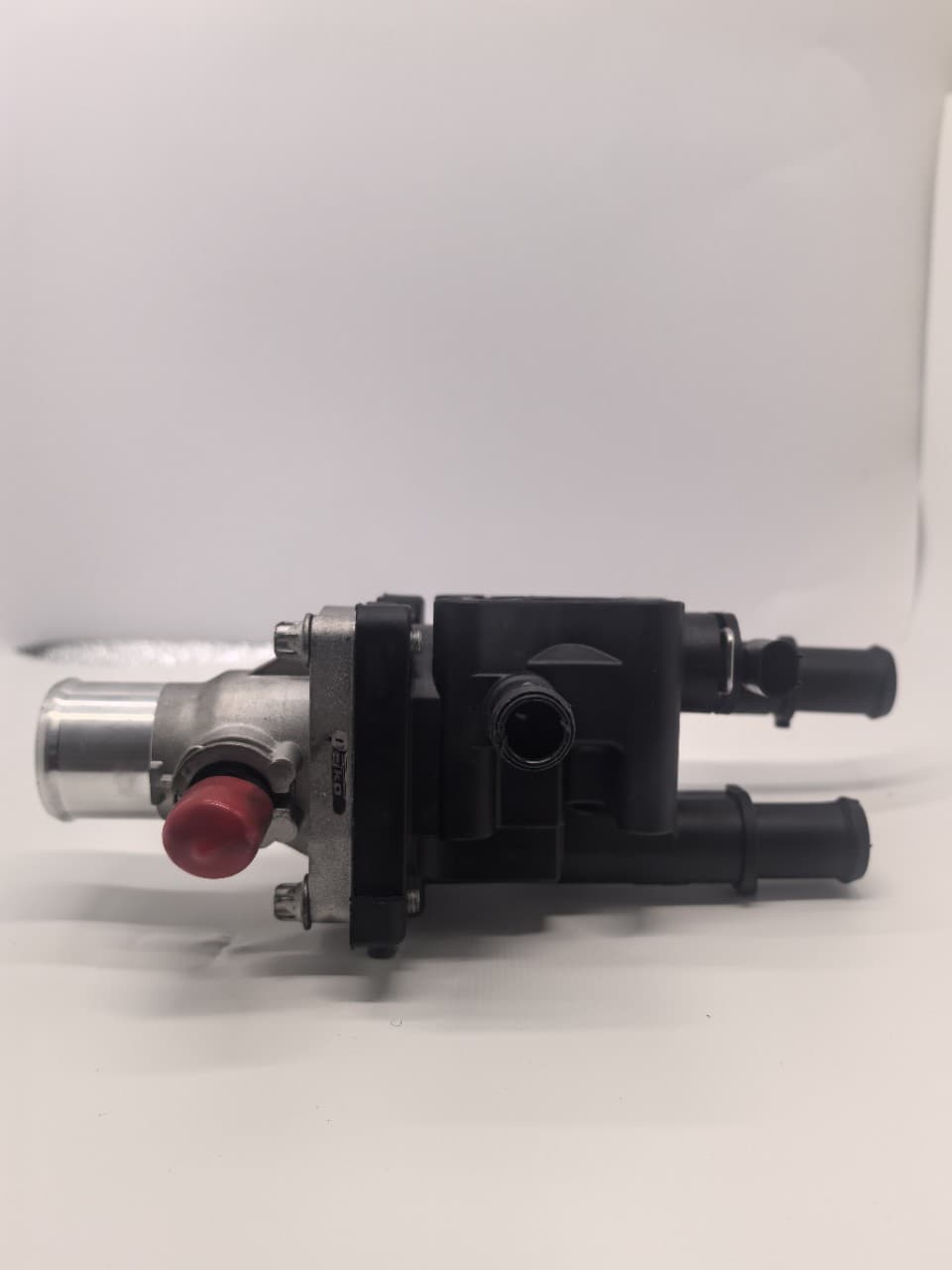 Applicable to Chevrolet Cruze thermostat assembly plastic 55564890 25192228