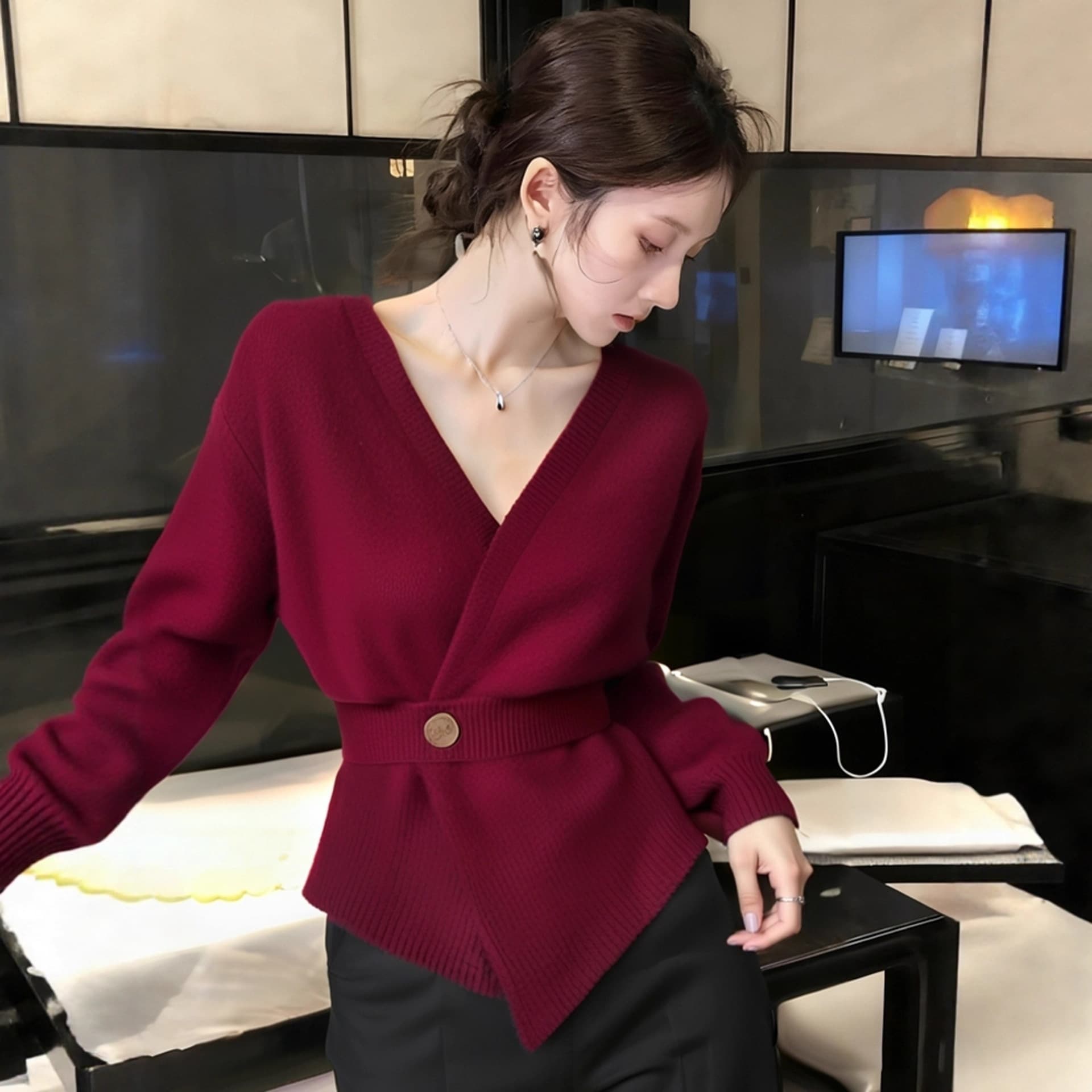 2025 Lazy Winter Atmosphere Light Luxury Red Knitted Top with Elegant and Unique Style
