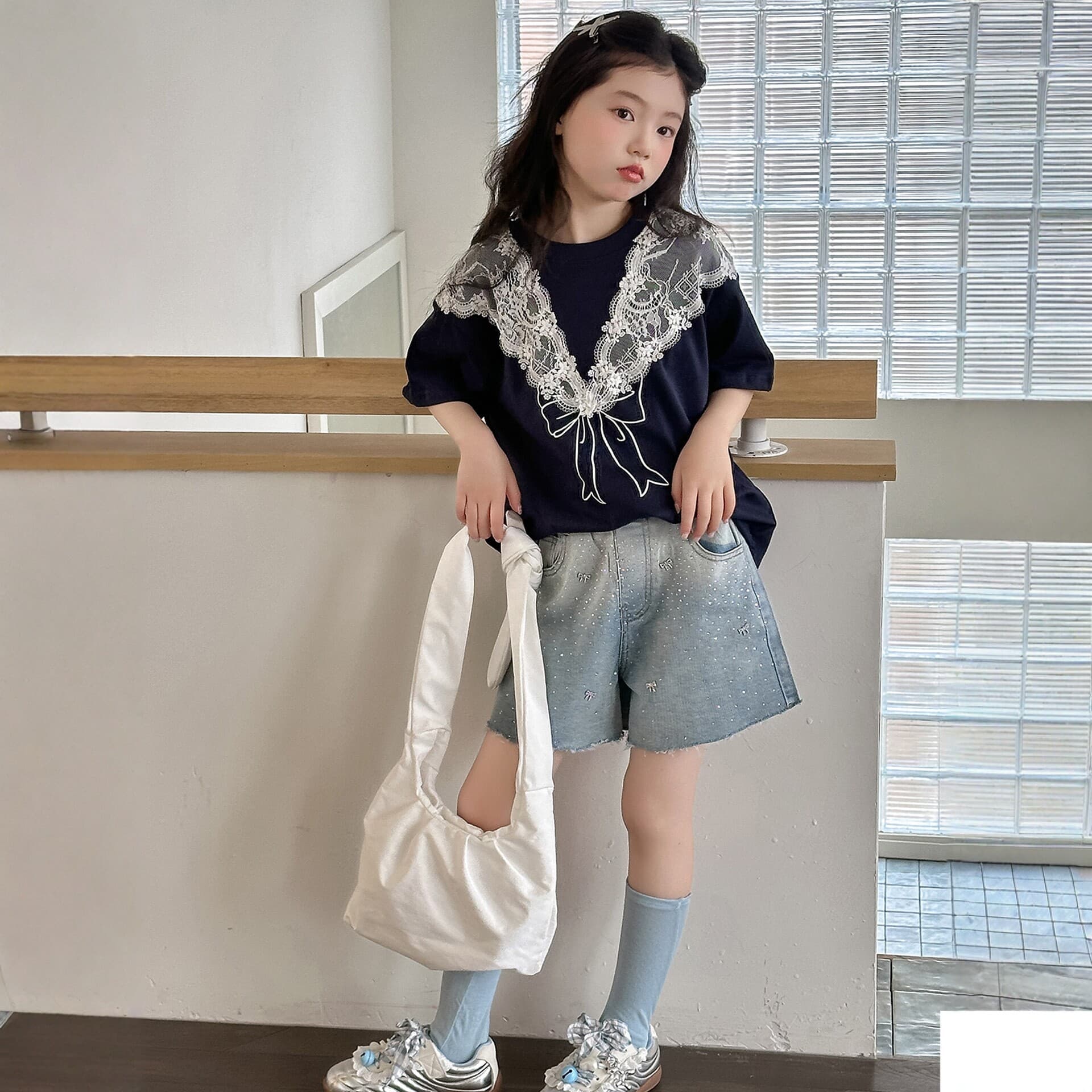 Korean Style Girls' Summer Clothing, New Lace-Trimmed Bow Short-Sleeved T-Shirt, Stylish and Versatile Top for Older Children, Summer Wear T-Shirt