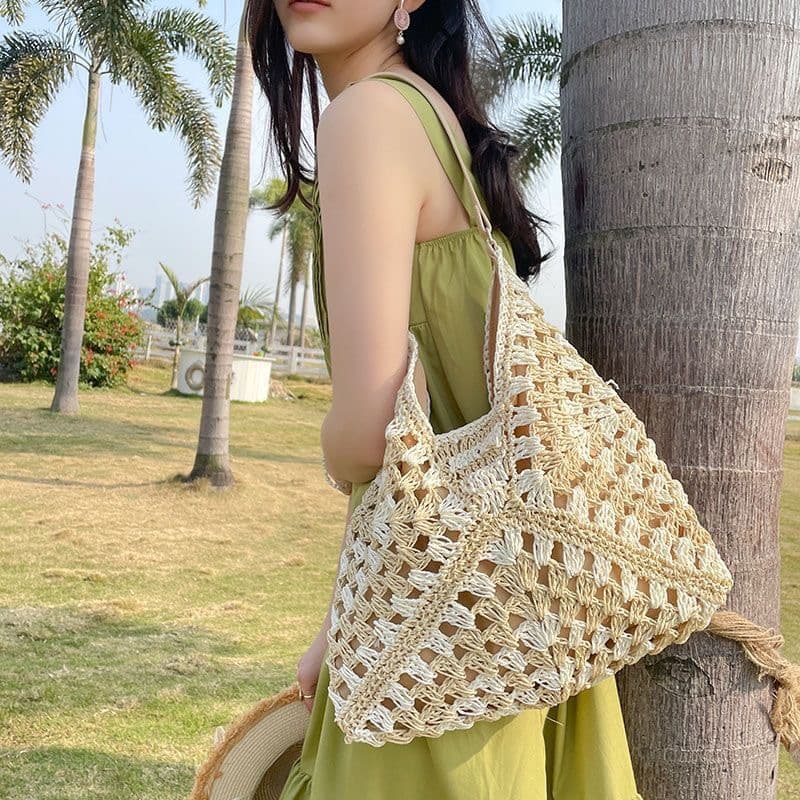 2025 New Triangle Braided Straw Bag Women's Versatile Shoulder Large Capacity Tote Bag Fashionable Vacation Beach Bag