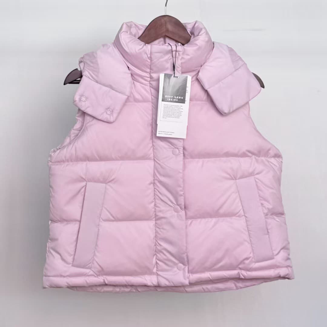 Lulu's same style WunderPuff four-panel down vest, warm and versatile for women in winter.