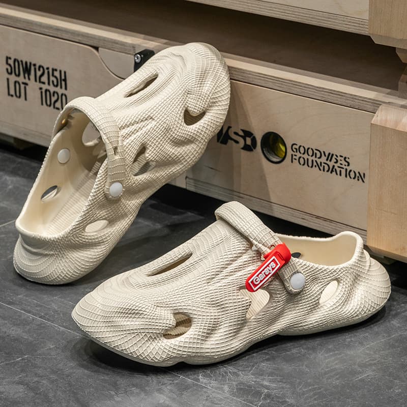 Yeezy-Inspired Clogs for Men Summer Outdoor New Flip-Flops, Men's Outdoor Slip-Resistant Closed-Toe Beach Sandals for Women