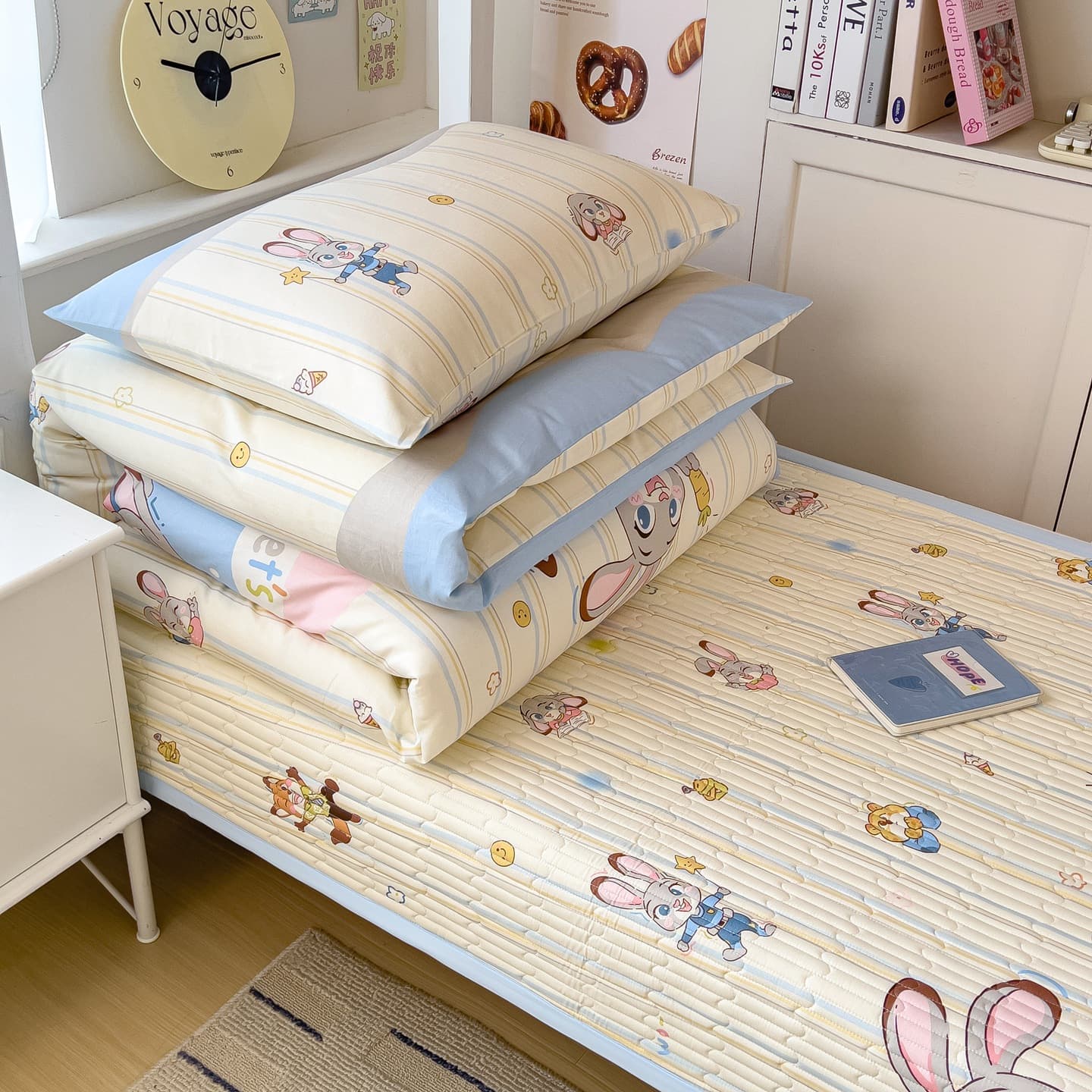 Cotton Quilted Bed Cover 3-Piece Set for Single Student Dorm Bed, Includes Bed Cover, Duvet Cover, Pillowcase