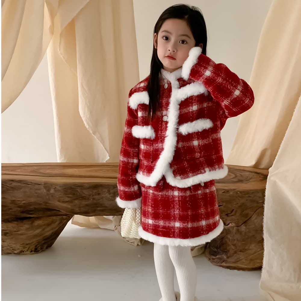 Girls winter clothing New Year red small fragrance suit 2025 winter girl red plaid fur coat half skirt two-piece set