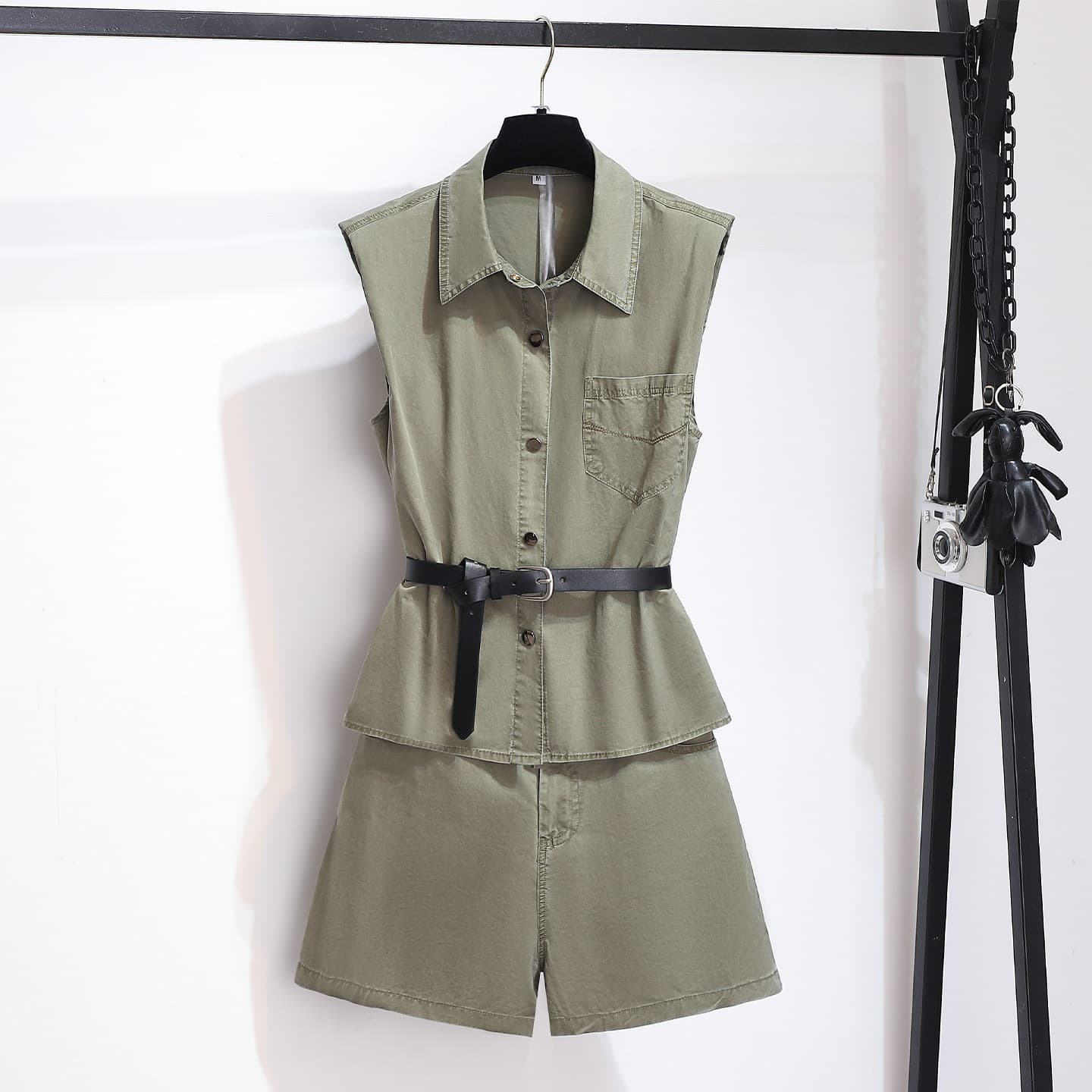 Army Green Sleeveless Shirt Waist Wide Leg Shorts Women's 2026 Summer New Fashionable Fashionable Two-piece Suit