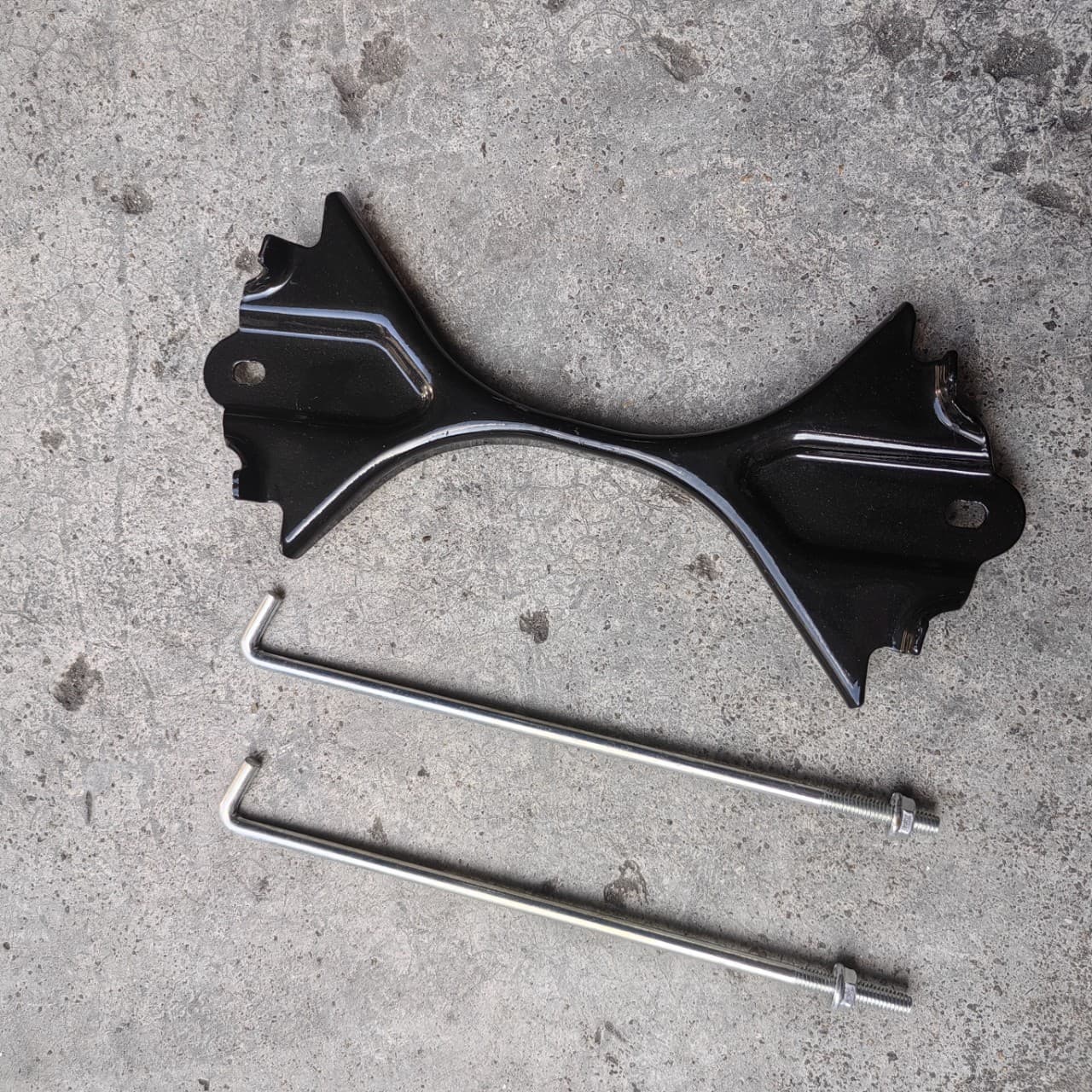 Car battery mounting bracket for Mazda CX5, CX9, and Atenza KD5356031A