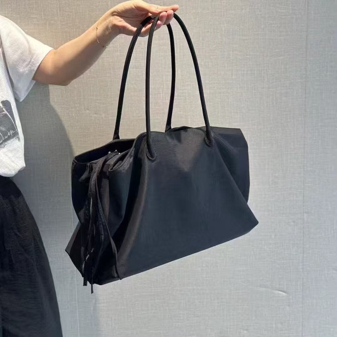 Black Minimalist Large Capacity Tote Bag, Multi-Compartment Nylon Waterproof Computer Bag, Gym Bag, Handbag and Shoulder Bag for Men and Women