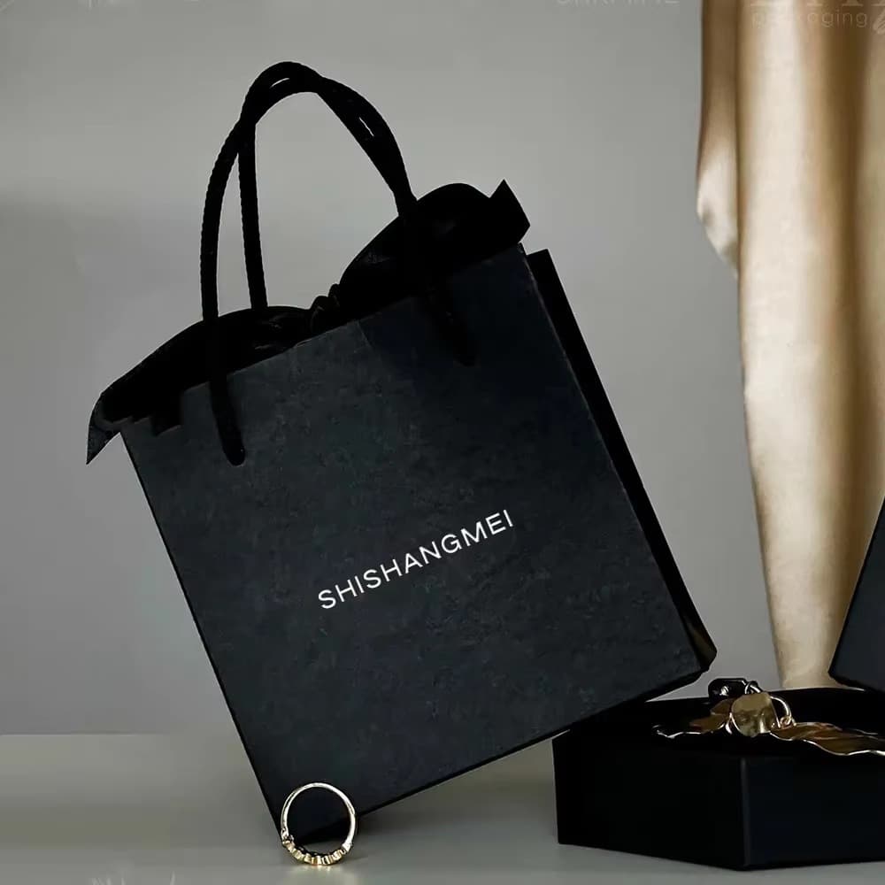 Custom Paper Bag Black Jewelry Paper Gift Bag Small Jewelry Packaging Paper Bag with Ribbon